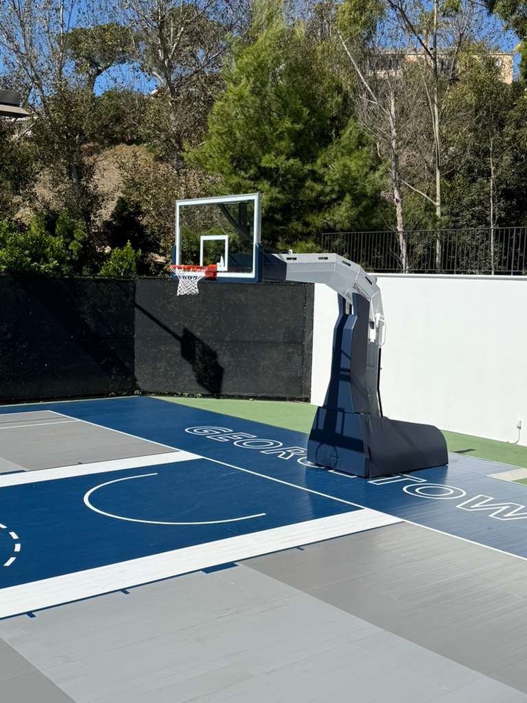 美國私人后院籃球場