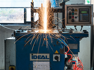 鋸床廠家?guī)私馐褂娩彺苍鯓硬拍苓_到好的切削效果？